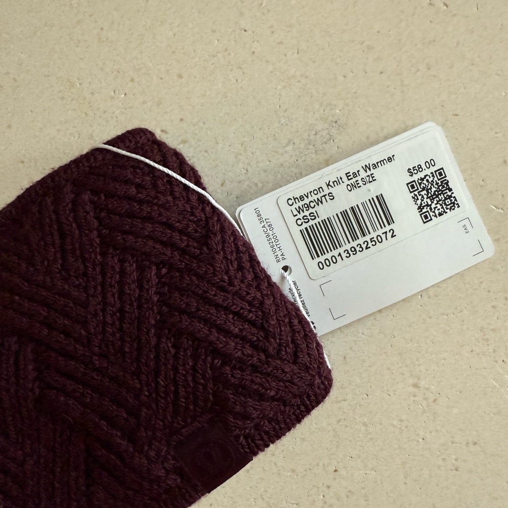 NWT Lululemon Cozy Ear Warmer in Cassis - Picture 4 of 4